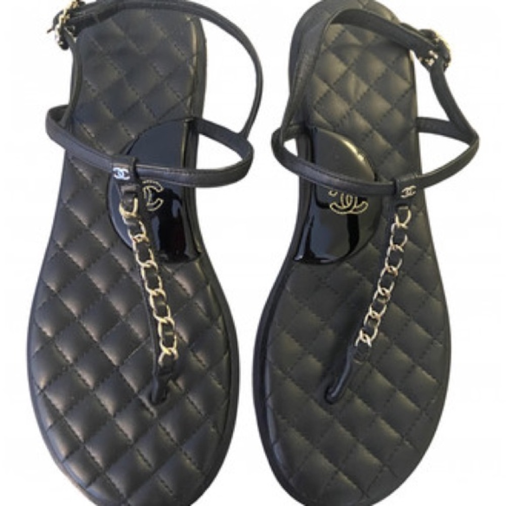 Black Chanel Interlocking CC Logo Leather T-Strap  Chain Detail Sandals - Picture 3 of 11